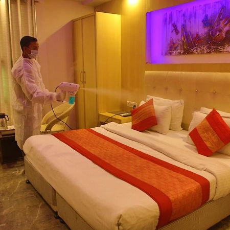 ניו דלהי Hotel Shelton מראה חיצוני תמונה
