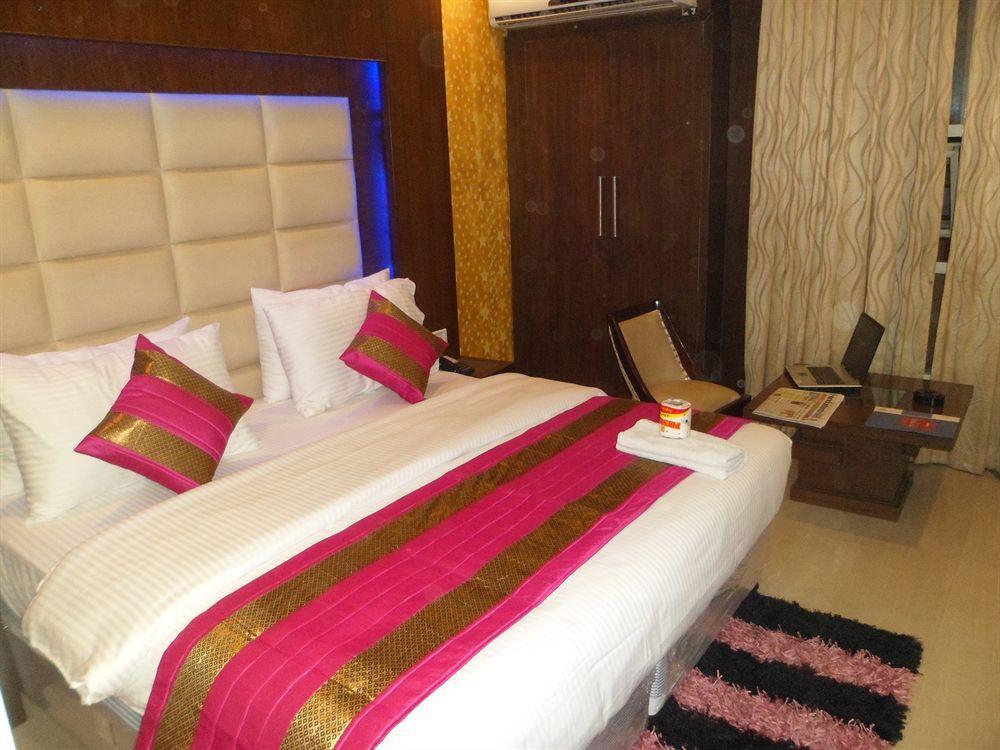 ניו דלהי Hotel Shelton מראה חיצוני תמונה