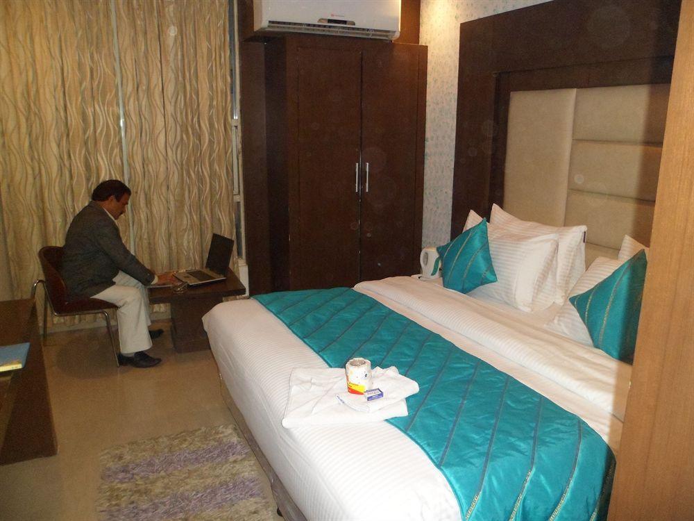 ניו דלהי Hotel Shelton מראה חיצוני תמונה
