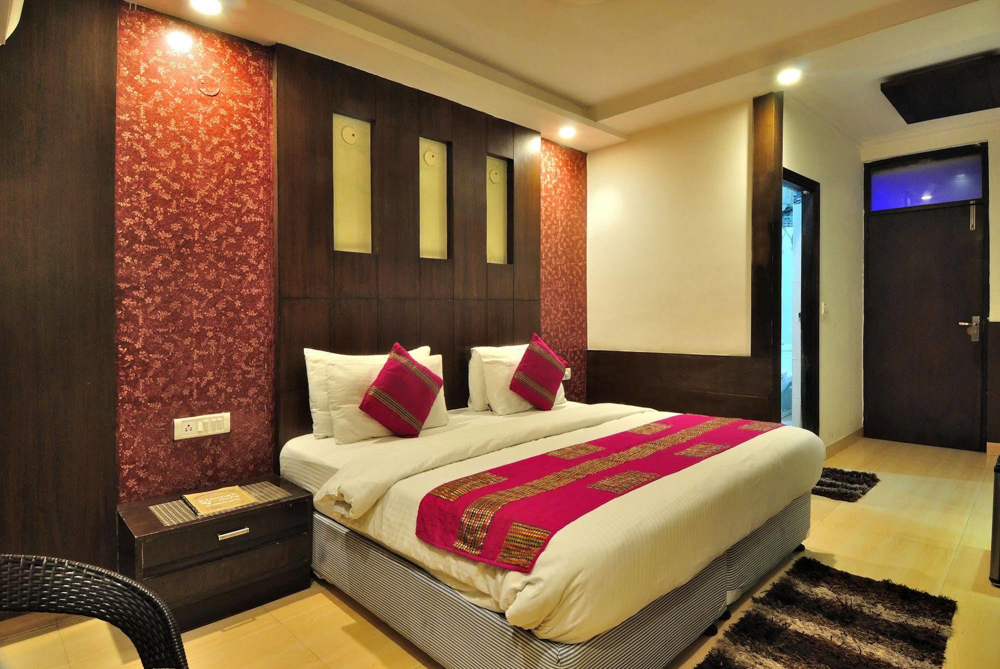 ניו דלהי Hotel Shelton מראה חיצוני תמונה
