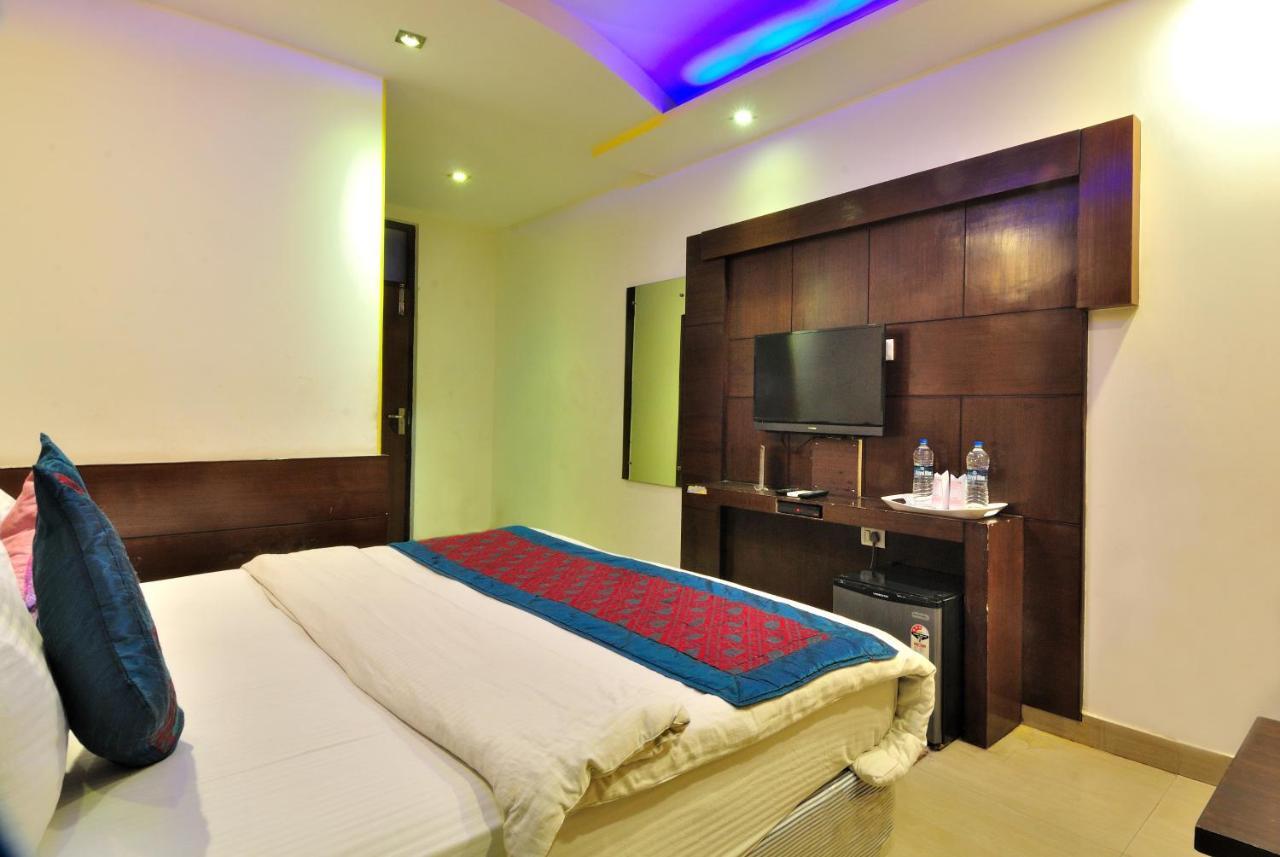 ניו דלהי Hotel Shelton מראה חיצוני תמונה